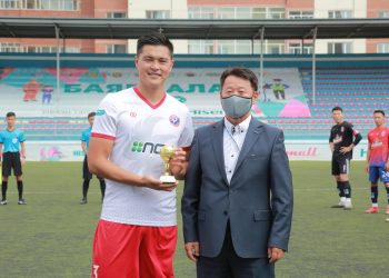 Модел С.Сарнайгийн нөхөр “Алтан бөмбөг”-ийн эзэн боллоо