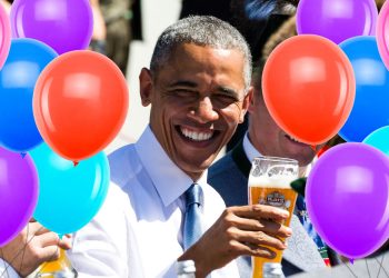 Барак Обама 60 насны төрсөн өдрөө 12 сая долларын үнэтэй шилтгээнд тэмдэглэнэ