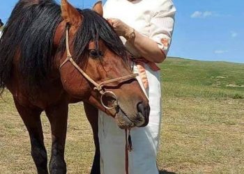 “Мон-Уран”-ы Наранхүүгийн 800 саяын азаргаар эгч Б.Саранчимэг гоёлоо