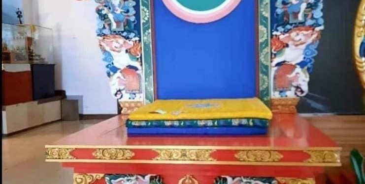 “Монполимет”-ийн Гарамжавын ихэр зээ хүүгийн нэг 10 дугаар Богдоор тодрох нь гарцаагүй болж, Гандан хийд гутал сэнтийг нь бэлджээ