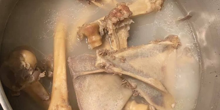 Зэндмэнэ эрдэнэ адил хүн төрөлт биеэ арчилж тордож байгаарай