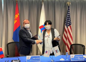 УС ГҮН ЦЭВЭРШҮҮЛЭХ ҮЙЛДВЭР БАРИХ ГЭРЭЭНД ГАРЫН ҮСЭГ ЗУРЛАА