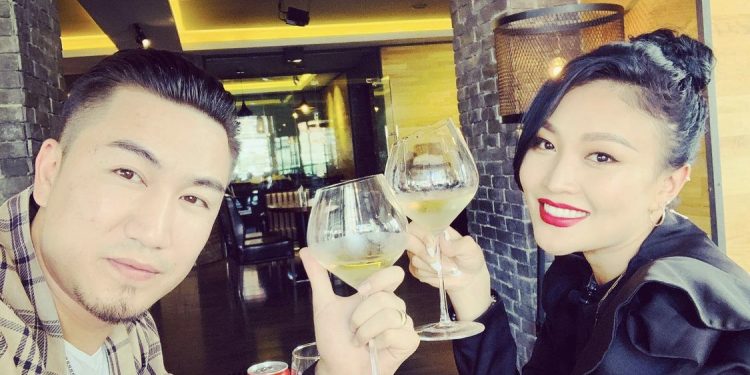 Модель Хайдав жүжигчин Б.Хулангаас Н.Мөнхсоёлыг илүүд үзэн сонгожээ