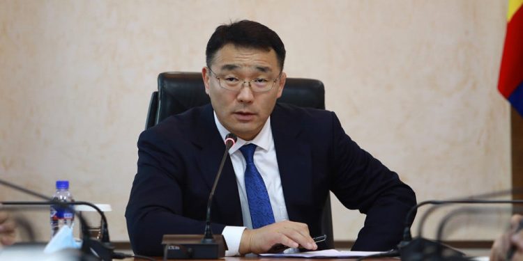 Хотын дарга Д.Сумъяабазар НААДАМ хийхээр Шинэ үеийн нэгдмэл залуус ТББ руу 1,6 тэрбум төгрөг шилжүүлжээ