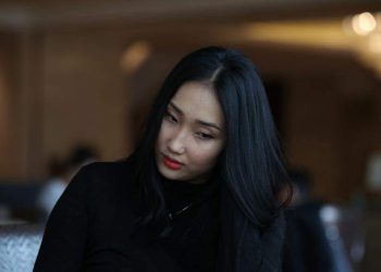 Б.Сүнээ: Би баян найзууддаа дуртай