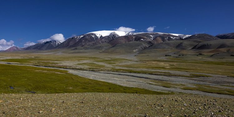 Мөнх цаст Сутай хайрхан уулын тэнгэрийг тайх төрийн тахилга боллоо