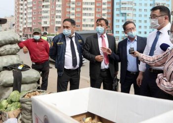 Бизнес хийх гэж буй иргэдээ дэмжих ёстой болохоос хааж боох, торгох ёсгүй