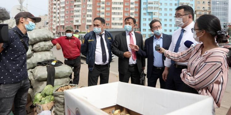 Бизнес хийх гэж буй иргэдээ дэмжих ёстой болохоос хааж боох, торгох ёсгүй