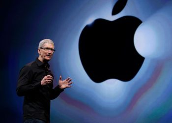 Өнгөрсөн жил тэрбумтан болсон Тим Күк Apple-ээс 750 сая доллартой тэнцэх хувьцаа авчээ