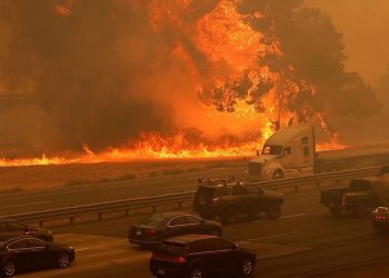 Эрхүү хот нислэгээ зогсоож, Красноярск хотод юу ч харагдахаа больжээ