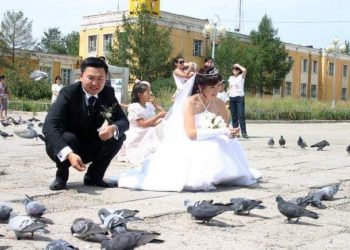 Н.Учрал:  Тэдэн саяын унаа, хэдэн зуугаар нь сарнай цэцэгс авч өгч байлаа гэж боддоггүй юм билээ