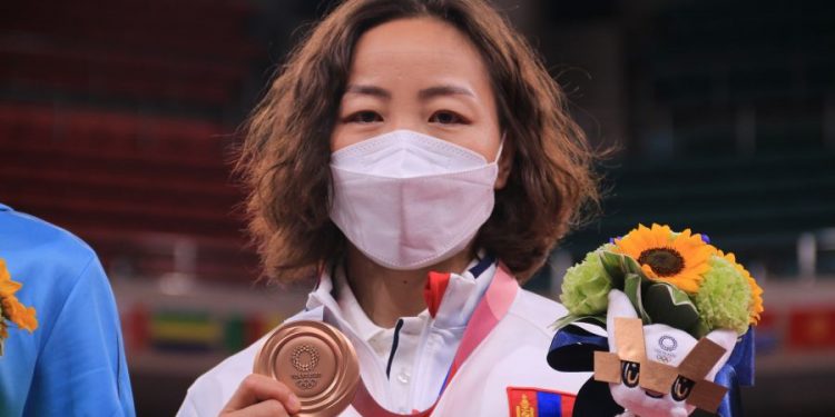 М.Уранцэцэгт хаус гардуулах ёслол хойшиллоо