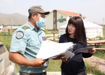 Горхи Тэрэлж орчмоос 15 тонн хогийг цуглуулан зориулалтын цэгт хүргэжээ