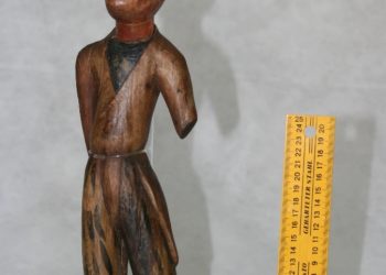 Эл бунхныг VII зууны сүүл үед Уйгур угсааны Пугу аймгийн Итү гэгчийн хойдын үйлд зориулан барьжээ