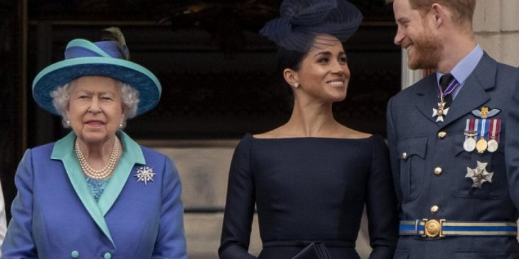 II Елизавета ханхүү Харритай шүүхдэлцэхэд бэлдэхийг тушаажээ