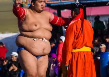 Б.Сугаржаргал: Түвшинбаяр аваргын эхнэр манай аавын өмнөх эхнэрийн охин