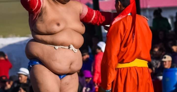 Б.Сугаржаргал: Түвшинбаяр аваргын эхнэр манай аавын өмнөх эхнэрийн охин