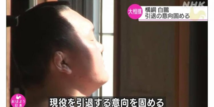 Хакухо өвдөгний бэртлийн улмаас зодог тайлахаар боллоо