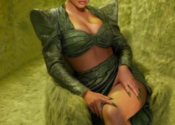 Тэрбумтан, модель Кайли Женнер Дэлхийн хамгийн их инстаграм дагагчтай эмэгтэй болов