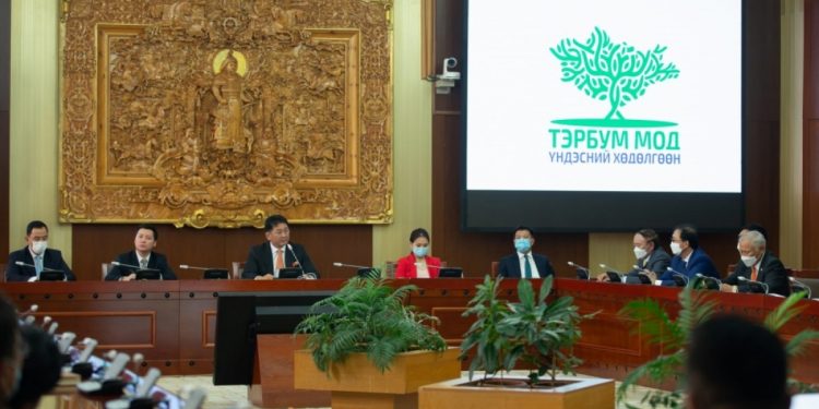 У.Хүрэлсүх: Тэрбум мод тарих ажилд зэвсэгт хүчнийг татан оролцуулна