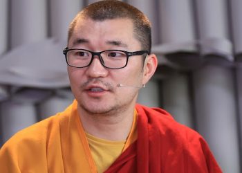 Далай лам Х Богдыг тодруулчихлаа гэхэд дургүйцэх юм байхгүй