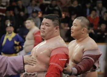 ШУУРХАЙ: ШҮҮХИЙН ШИЙДВЭРИЙН ДАГУУ ЕРӨНХИЙЛӨГЧ ЗАРЛИГ ГАРГАН УЛСЫН АВАРГА Э.ОЮУНБОЛДЫН ЦОЛЫГ ХУРААЛАА