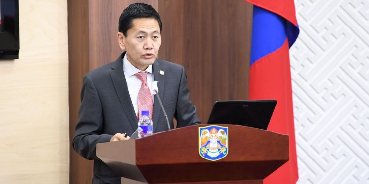 Жил бүр 135 тэрбум төгрөгийг нийтийн тээврийн компаниудад өгдөг