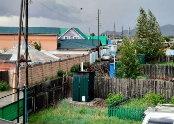 ХАН-УУЛ, БАЯНЗҮРХ ДҮҮРГИЙН ГЭР ХОРООЛЛЫН 2000 АЙЛ ӨРХИЙН НҮХЭН ЖОРЛОНГ СТАНДАРТАД НИЙЦҮҮЛЭН СОЛИЛОО