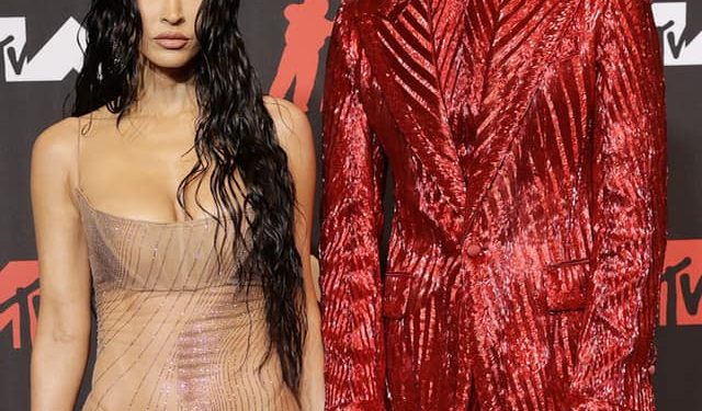 Гурван хүүхэдтэй, 35 настай Меган Фокс