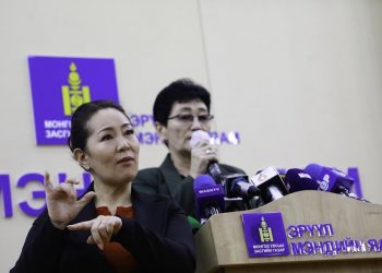 Монголд 20 гаруй мянган сонсголын бэрхшээлтэй хүнтэй ч 20 дохионы хэлмэрчтэй