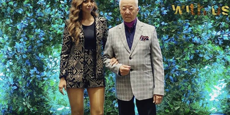 Рок попын “Хар сувд” УГЗ өвөөтэйгээ…