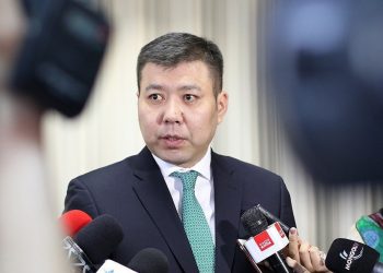 Б.Энхбаяр: Т.ЧИМГЭЭГ ХЭН ХАМГААЛЖ, ХЭН ДАВРААГААД БАЙГАА ЮМ БЭ- 