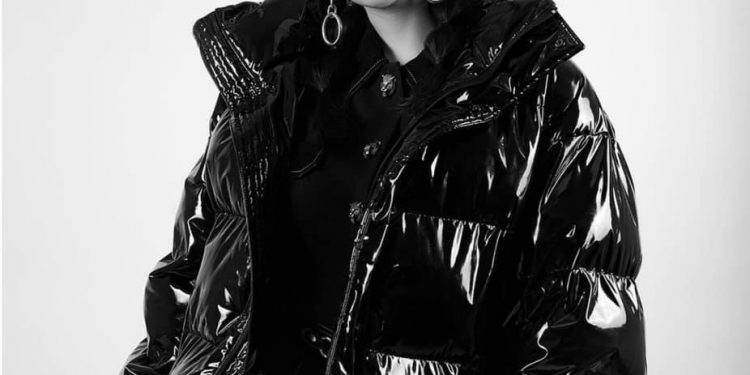 Реппер бүсгүй ээж болж, О.Энхтуул эмээ болно