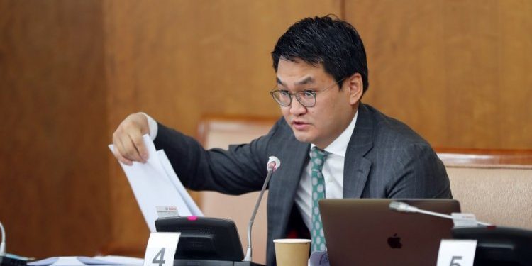 Х.Баттулгын цүнх баригч Ө.Шижирийн хоёр дахь Л.Оюун-Эрдэнэ болох мөрөөдөл