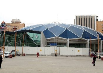 Сүмо бөхийн их аваргын тааллаар цирк заал болж, заал нь балгас болж хувирсан нь