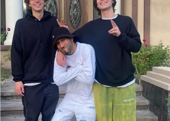 Бритнигийн хоёр хүүг аав нь өсгөж, дуучин 40 хүрэхээсээ өмнө гэрлэхийг хүсэж байна