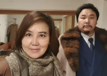 МУГЖ Э.Амартүвшин гэргийгээсээ 17 насаар дүү