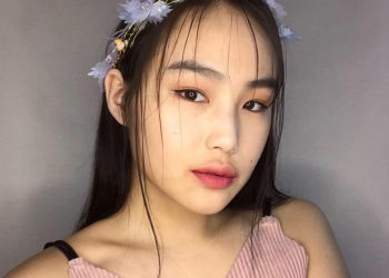 Э.Аминхүслэн нөхрөөсөө салж, хүүгээ ганцаараа өсгөж байна