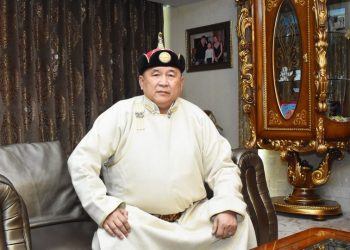 Өмнөговийн Засаг дарга асан Б.Бадраагийн гэрээс 300 орчим сая төгрөг бэлнээр “олж”, 20 гаруй орон сууцыг нь илрүүлжээ