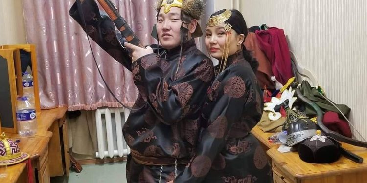 Б.Болд, Х.Мөнгөнцэцэг хоёрын дууг 10 сая хүн сонсох нь ээ