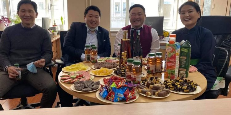 БШУЯ-ыг бар ресторан болгосон нөхдөд хариуцлага тооц