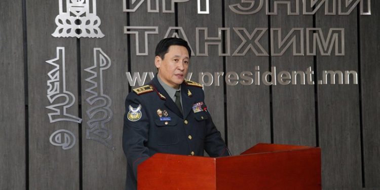 ТАГНУУЛЫН ДЭД ДАРГА АСАН ХОШУУЧ ГЕНЕРАЛ Д.ЧИМЭД-ЮНДЭН НОЦТОЙ АСУУДЛААР ЦЭЦЭД ХАНДААД “ЯЛАГДЖЭЭ”