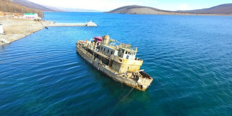 “Сүхбаатар” хөлөг онгоцыг татан гаргах ажиллагаанд 120 гаруй алба хаагч оролцож байна