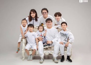 “Дижитал”-ын Эрка 41 насандаа 8 хүүхдийн аав болох нь