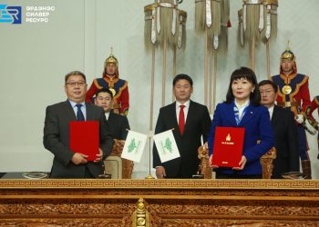 “Тэрбум мод” үндэсний хөдөлгөөнийг дэмжиж “Эрдэнэс Силвер Ресурс” ХХК гурван сая мод тарина