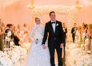 “Хилтон”-ы өв залгамжлагч Парис Хилтон гэрлэжээ