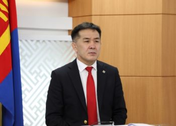 Ц.Цэрэнпунцаг: Сургууль, эмнэлэгт өчнөөн л мөнгө зарцуулж байхад жуулчдад зориулж ганц бурхны төв барихад юу нь буруу гэж