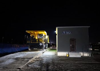 Эрээн-Замын Үүдийн хилийн боомтоор ачаа тээвэр нэвтэрч эхэллээ