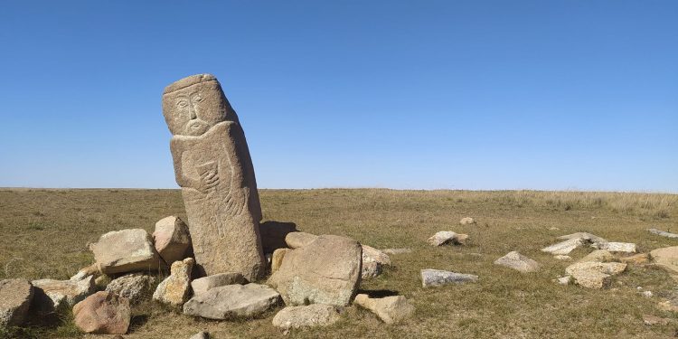 Сүхбаатар аймгийг хүн хөшөөний галерей гэж болно