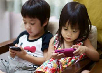 Ухаалаг утсанд донтох явдлаас үүдэн Сэтгэцийн эрүүл мэндийн төвд хандах явдал ихэсчээ